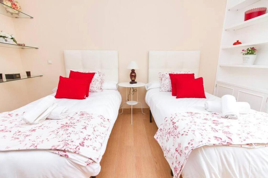 Piso Junto A La Catedral, 4-5 Personas Apartment Malaga Bagian luar foto